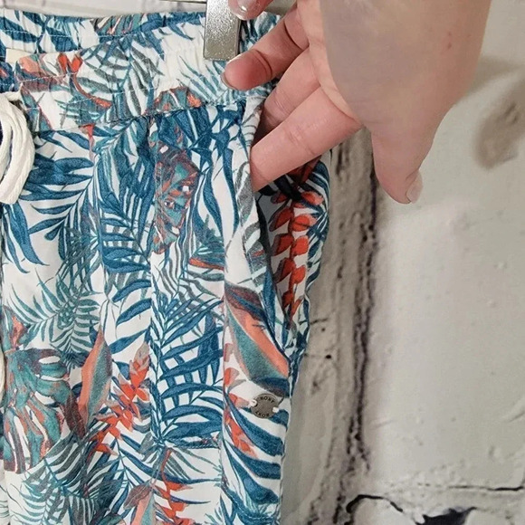 ROXY Nomad Travel Pants Pull On Stretch Elastic Casual Tropical Vacation Light M - Picture 2 of 5